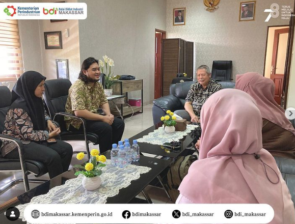 Perwakilan dari Inkubator Bisnis Dinas Koperasi dan UKM Kota Makassar kunjungi BDI Makassar